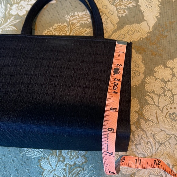 Petite Blk Structured, Textured Handbag - Picture 9 of 9